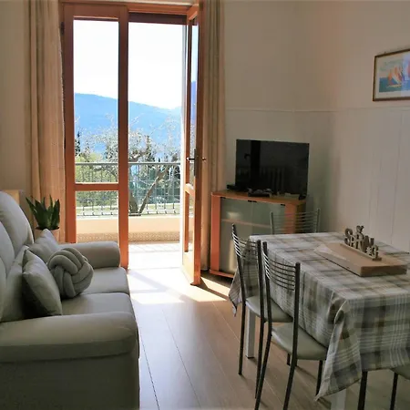 Anna 701 - Gardagate * Garda (Verona)