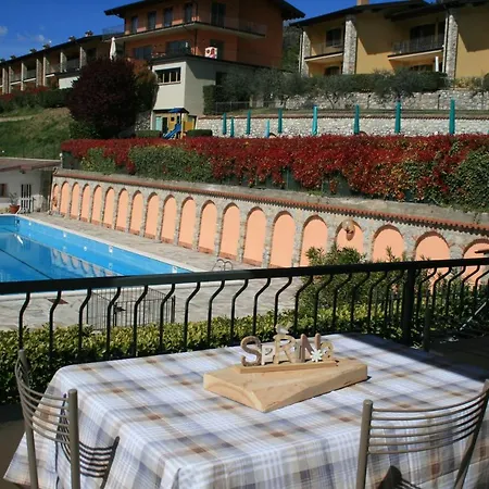 Anna 701 - Gardagate * Garda (Verona)