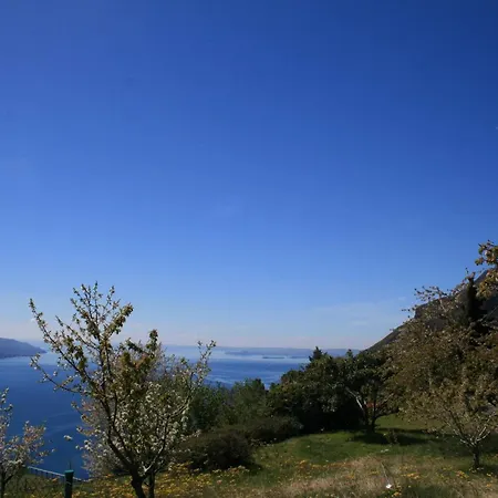 Anna 701 - Gardagate * Garda (Verona)